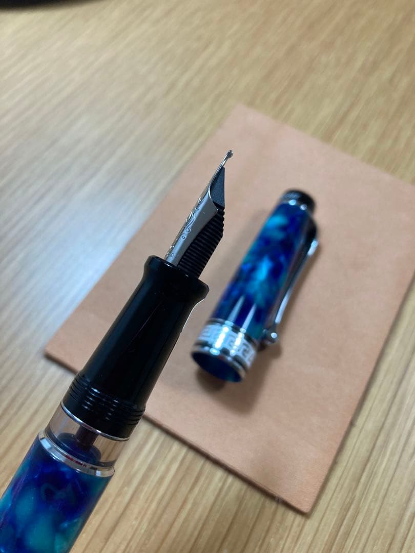 本日限定！新品未使用品！アウロラ　オプティマ　アズーロ　万年筆　18kニブ　B