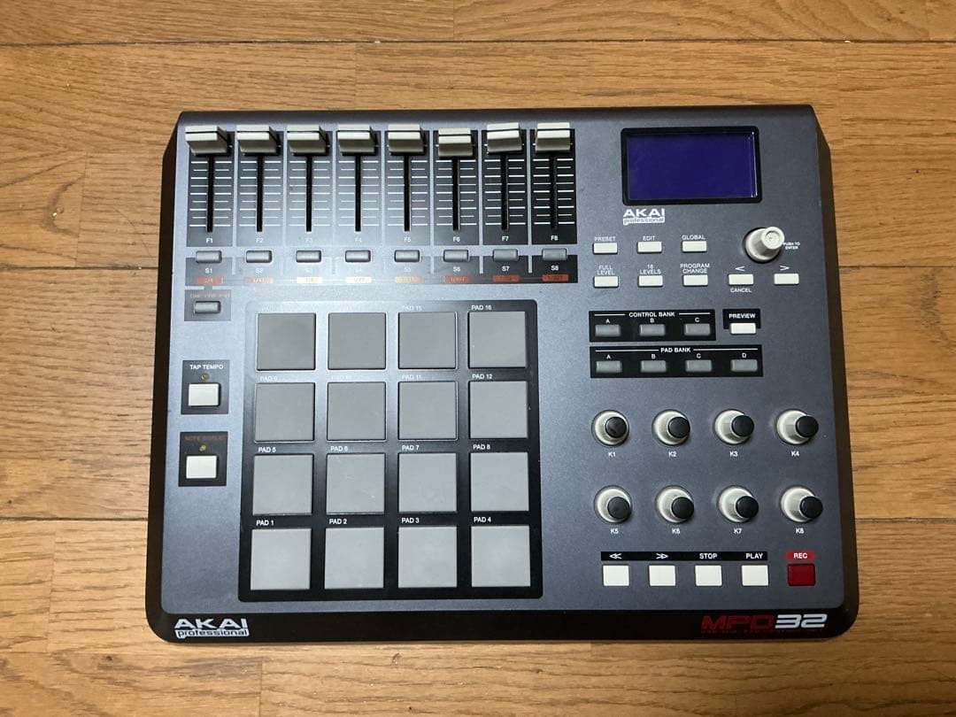 【値下げ】AKAI MPD32 MIDIコントローラー