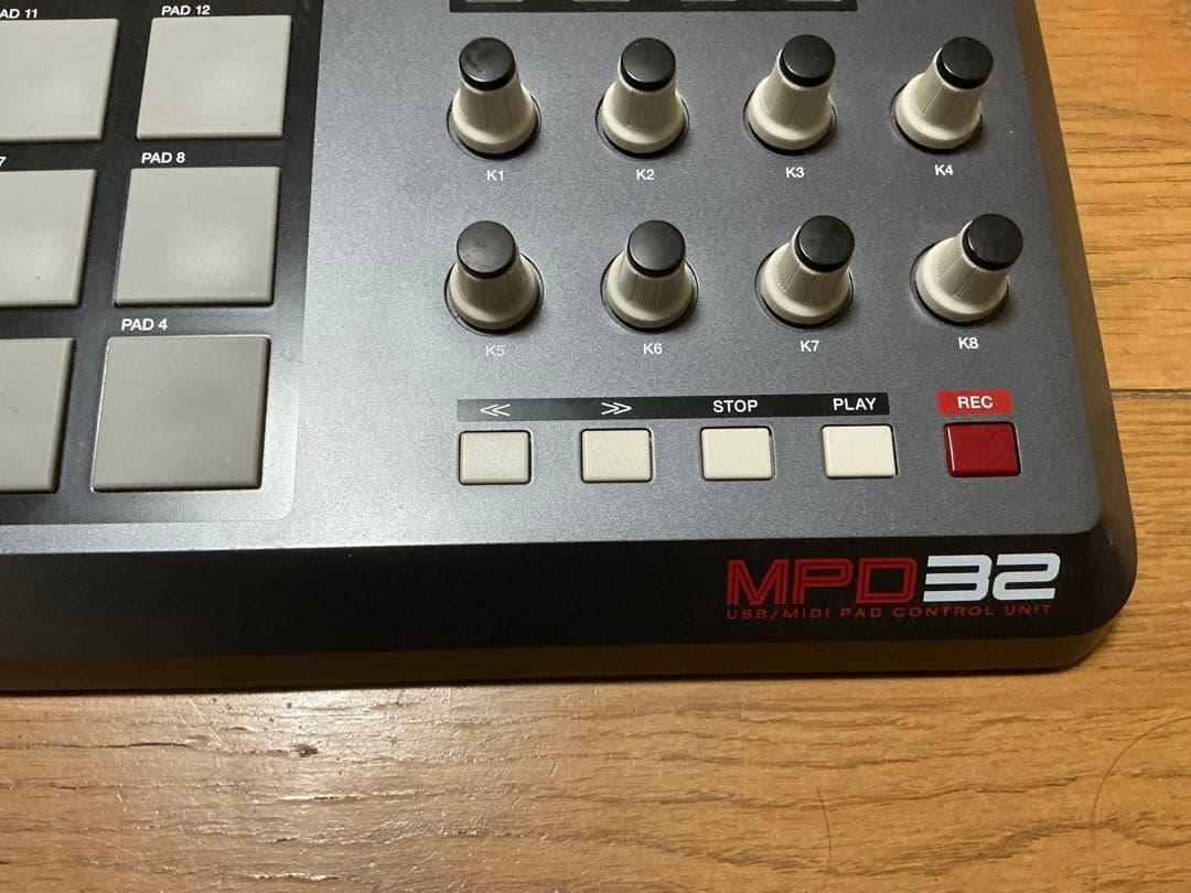 【値下げ】AKAI MPD32 MIDIコントローラー