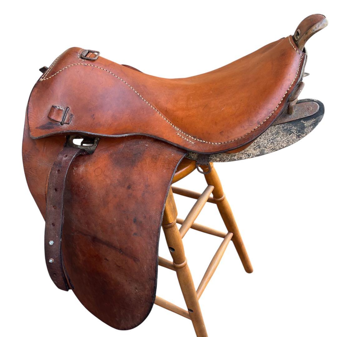 ヴィンテージ　馬　鞍　皮
