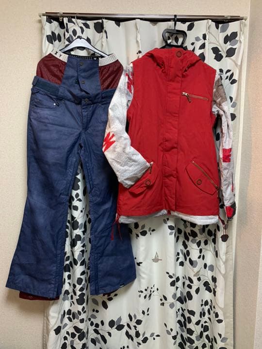 【2回使用】【ROXY】女性用スノボウェア上下セット