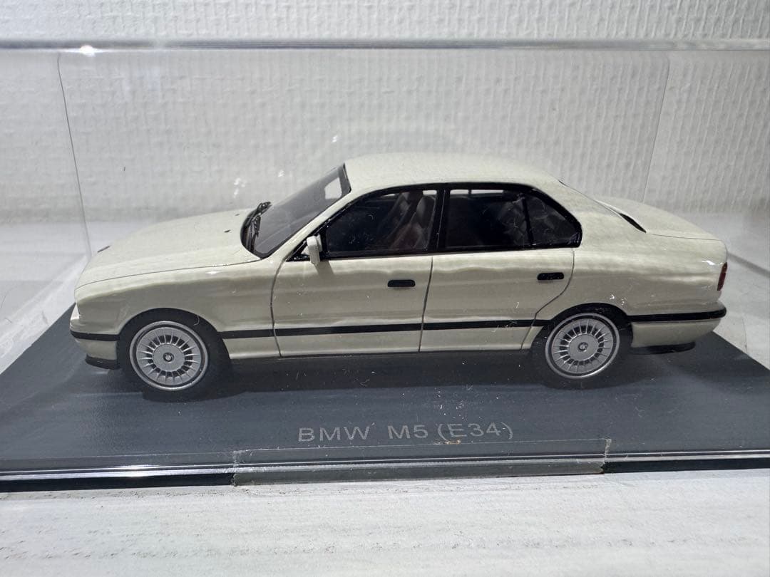  M5 (E34) 1/43 スケールモデル