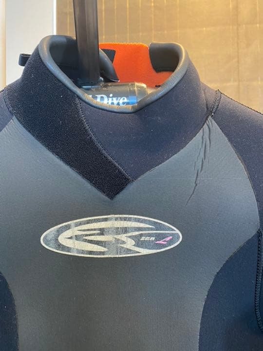 スキューバダイビング　セミドライウェットスーツ　WORLD DIVE