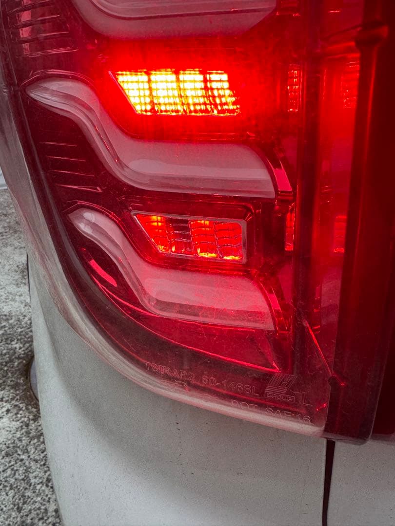 11-15y　フォードエクスプローラー用社外テールランプ