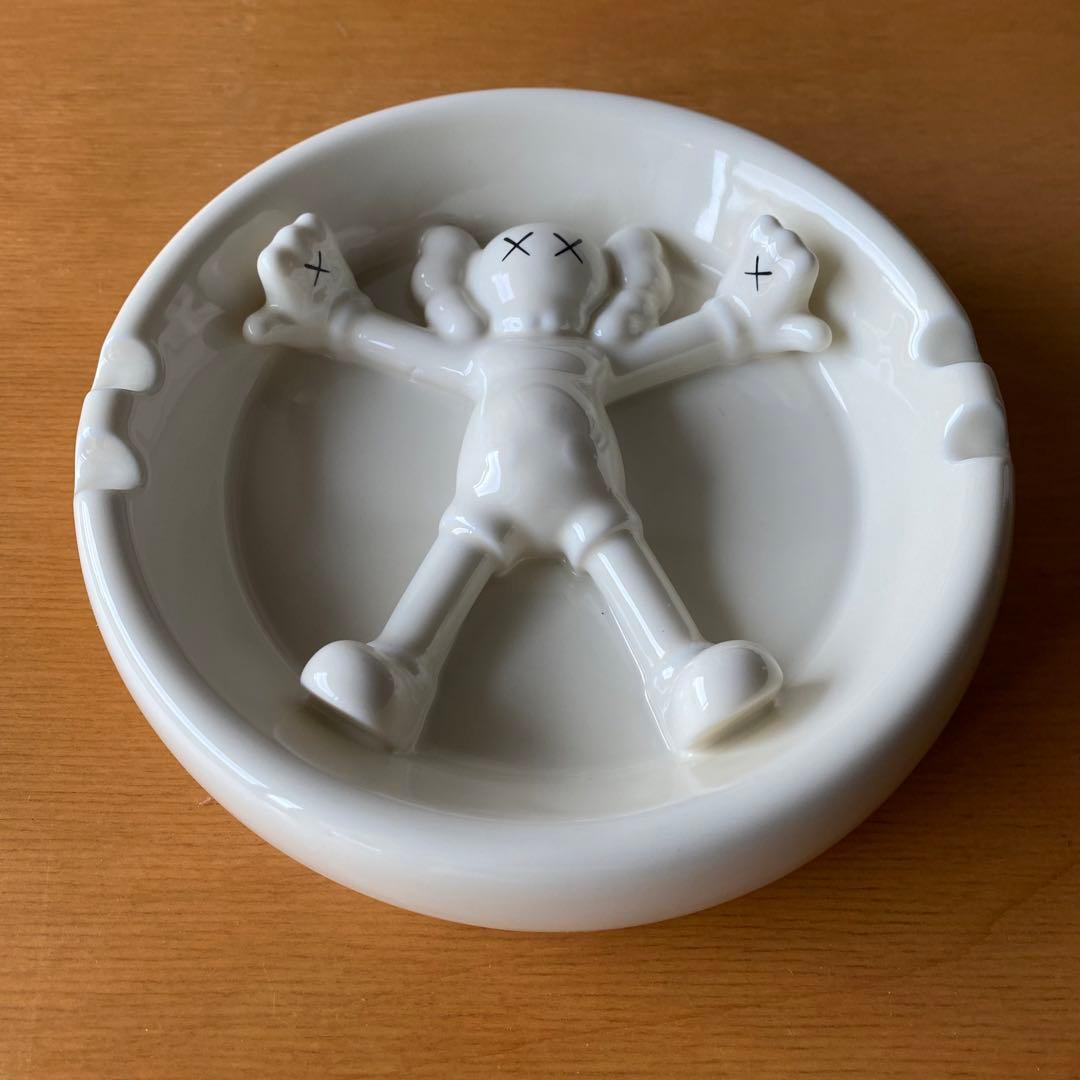 激レア KAWS × Gallery1950 ASHTRAY 灰皿