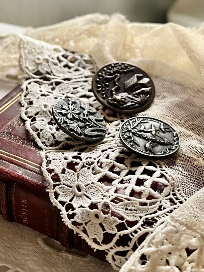 ◆フランスアンティーク｜超希少ボタン黒ブラックパリ花鳥真鍮メタル彫刻シルバー金属