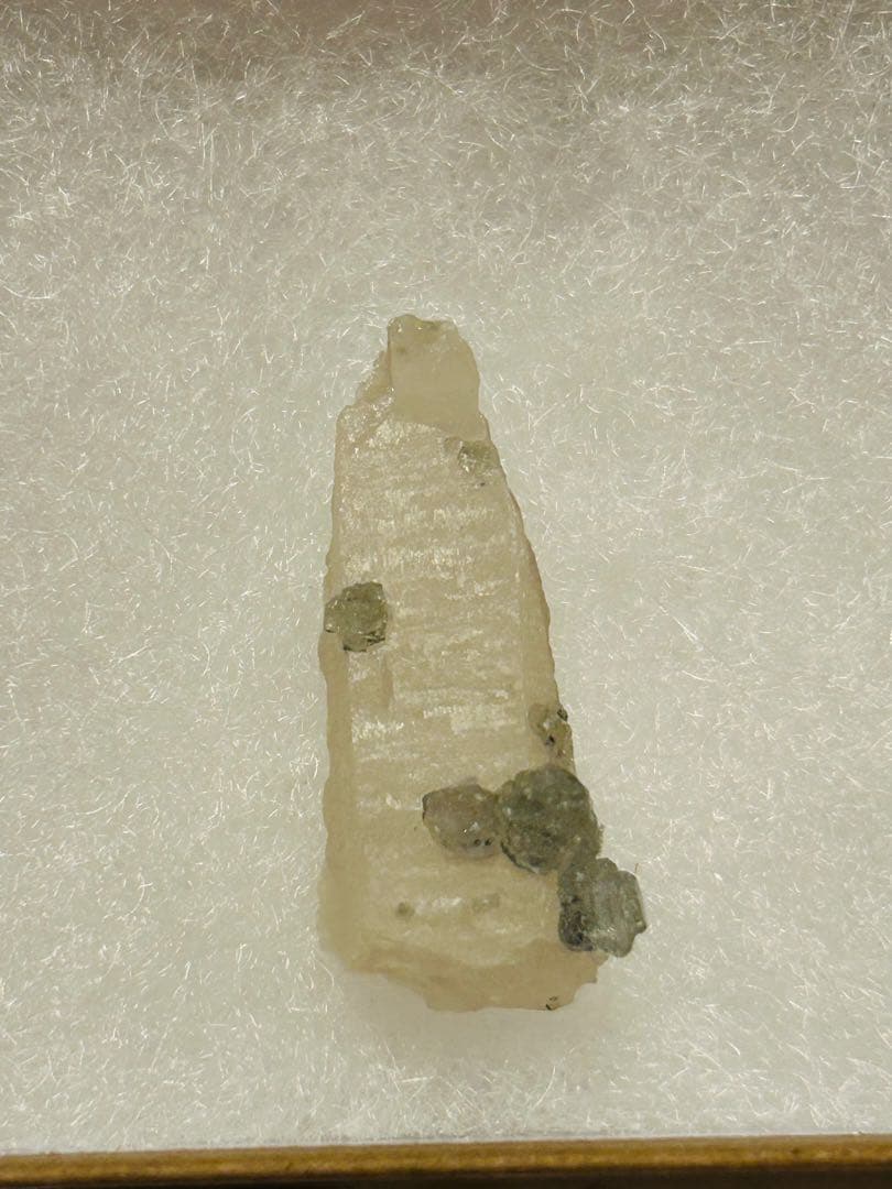 蛍光フローライト　オン　クリスタル