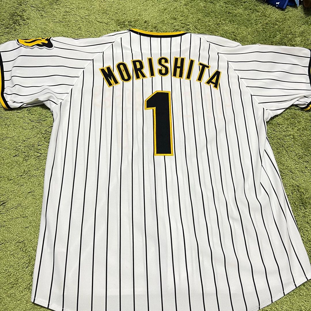 森下翔太チャンピオンエンブレム付き阪神タイガースユニフォーム Mサイズ