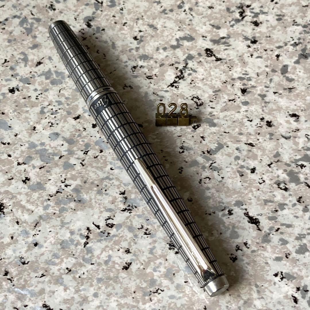 #028 オーバーホール済み 万年筆 PILOT 全格子 Elite 18k