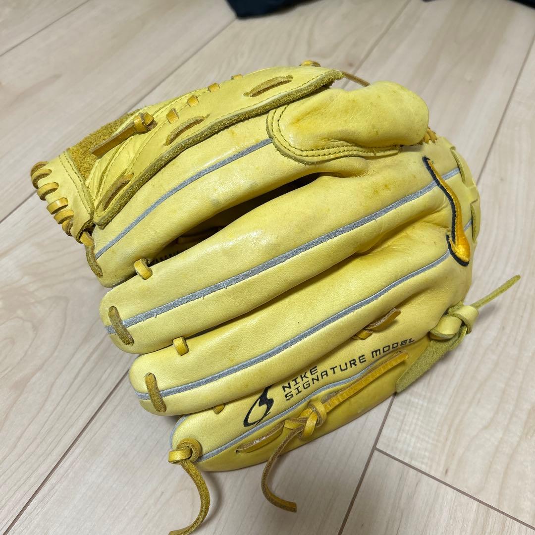 SUMMERさんNike Signature Model 軟式グローブ イエロー