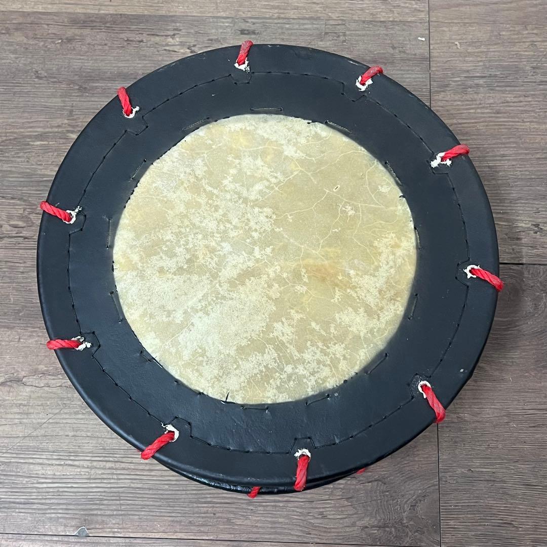 フォロー割【新品】【蔵出し】締め太鼓 牛革 和太鼓 バチ付 台付 入門用