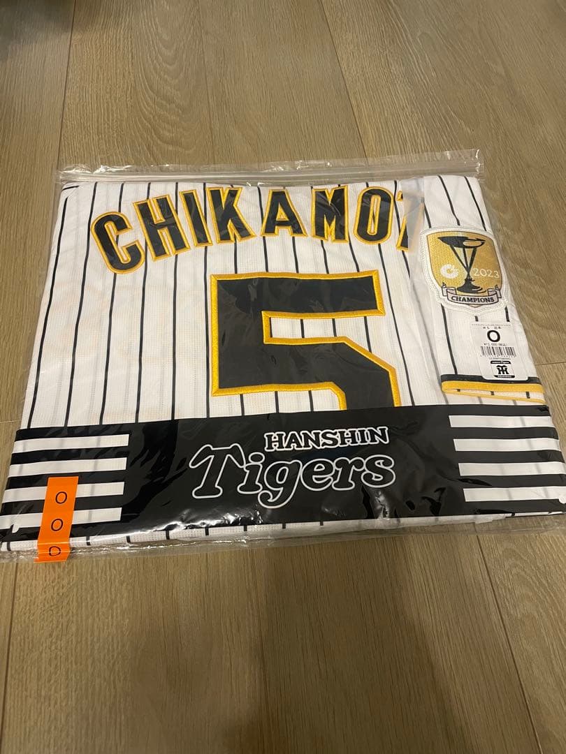 阪神タイガース 近本 2024 ユニフォーム チャンピオン エンブレム Oサイズ