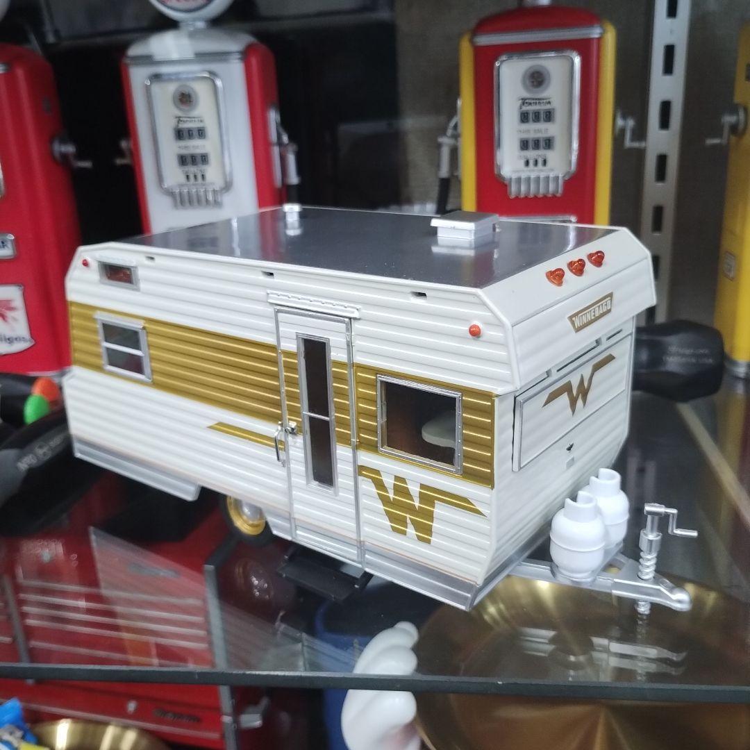 グリーンライト　winnebago　ウィネベーゴ　トレーラー　ミニカー　1:24