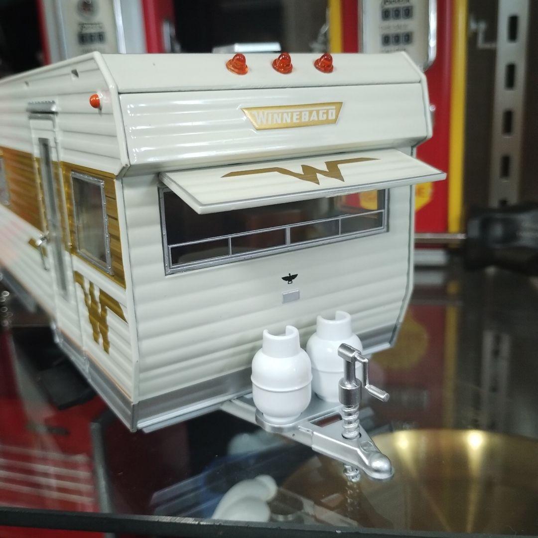 グリーンライト　winnebago　ウィネベーゴ　トレーラー　ミニカー　1:24
