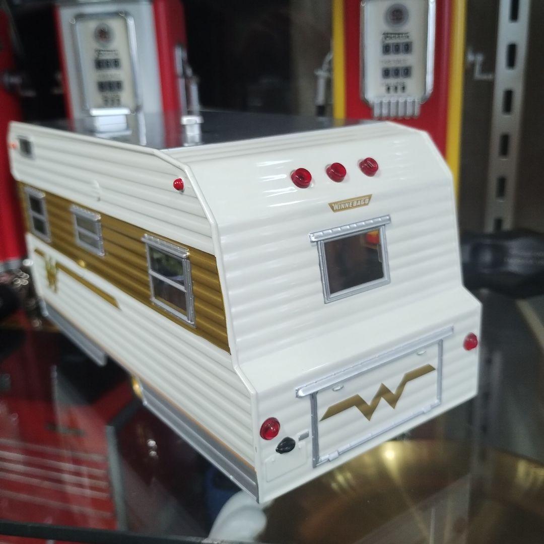 グリーンライト　winnebago　ウィネベーゴ　トレーラー　ミニカー　1:24