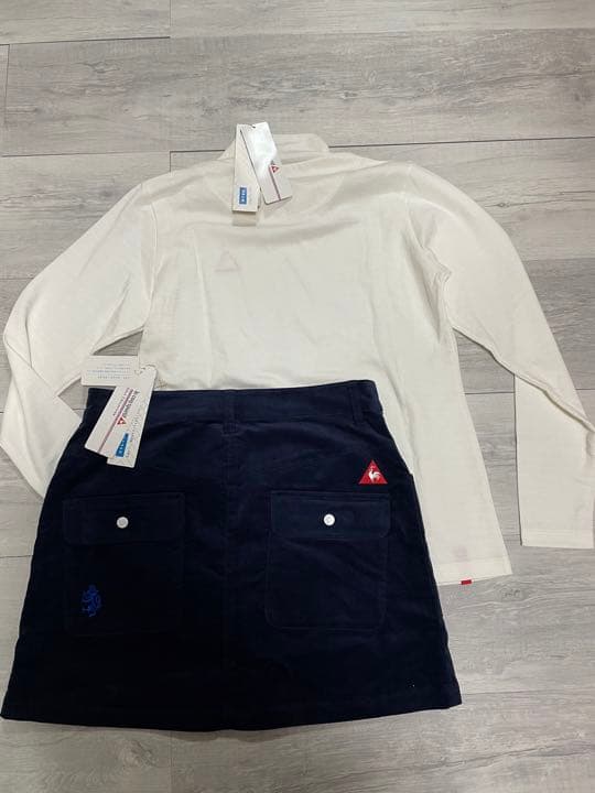 22,990円　ルコックゴルフ　M　セットアップ　白シャツ　紺色スカート