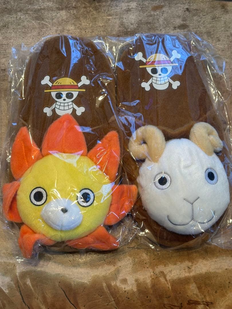 WEEKLY JUMP 2010 夏ONE PIECE Tシャツ＆スリッパセット