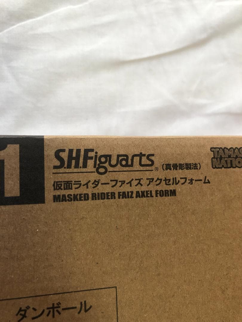 S.H.Figuarts　真骨彫製法　仮面ライダーファイズ アクセルフォーム