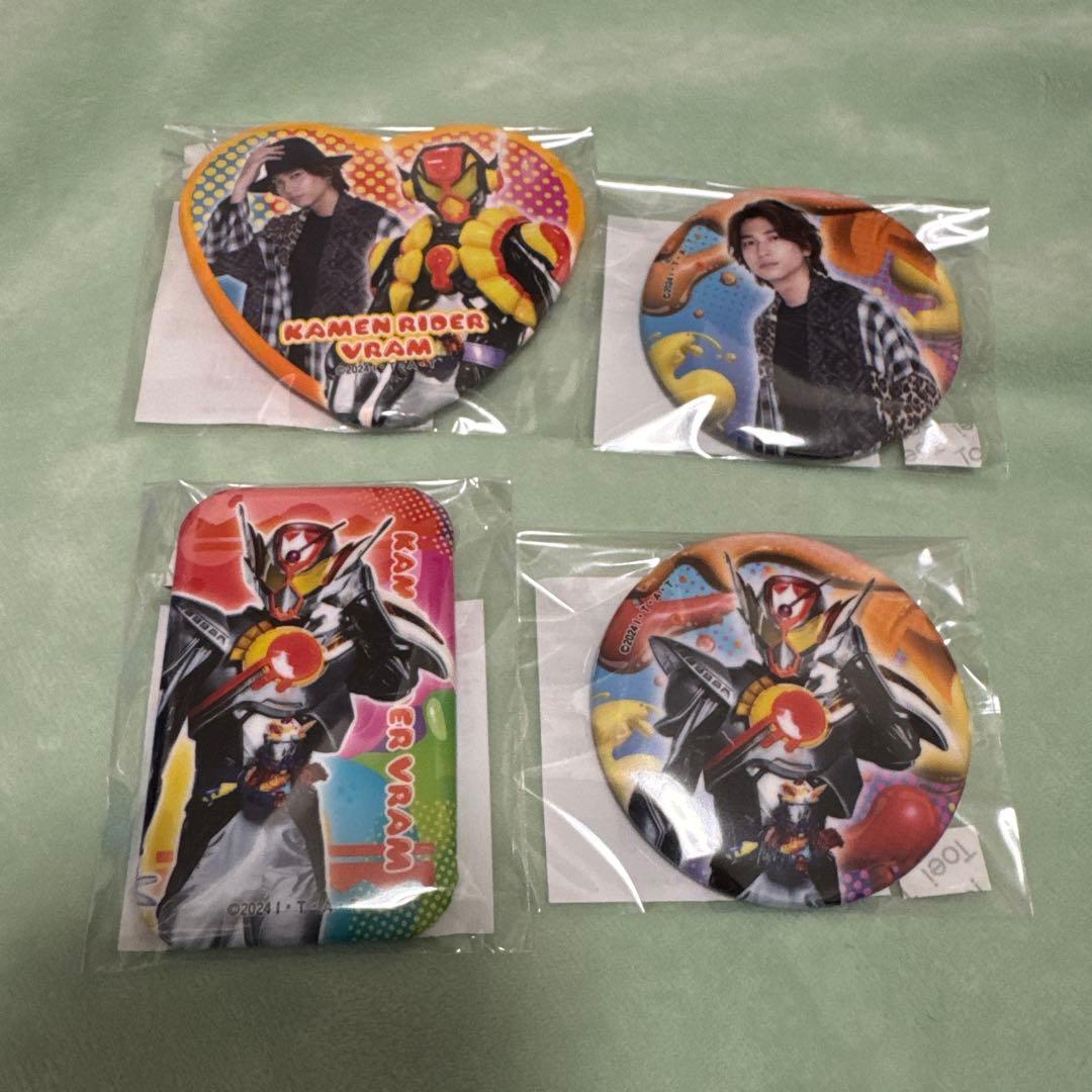 仮面ライダーガヴ　TOSくじ　ラキア　仮面ライダーヴラム　缶バッジ