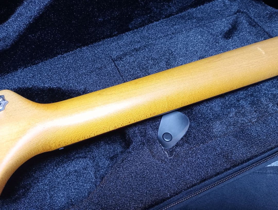 ストラトキャスター タイプ3.2kg ラッカー塗装