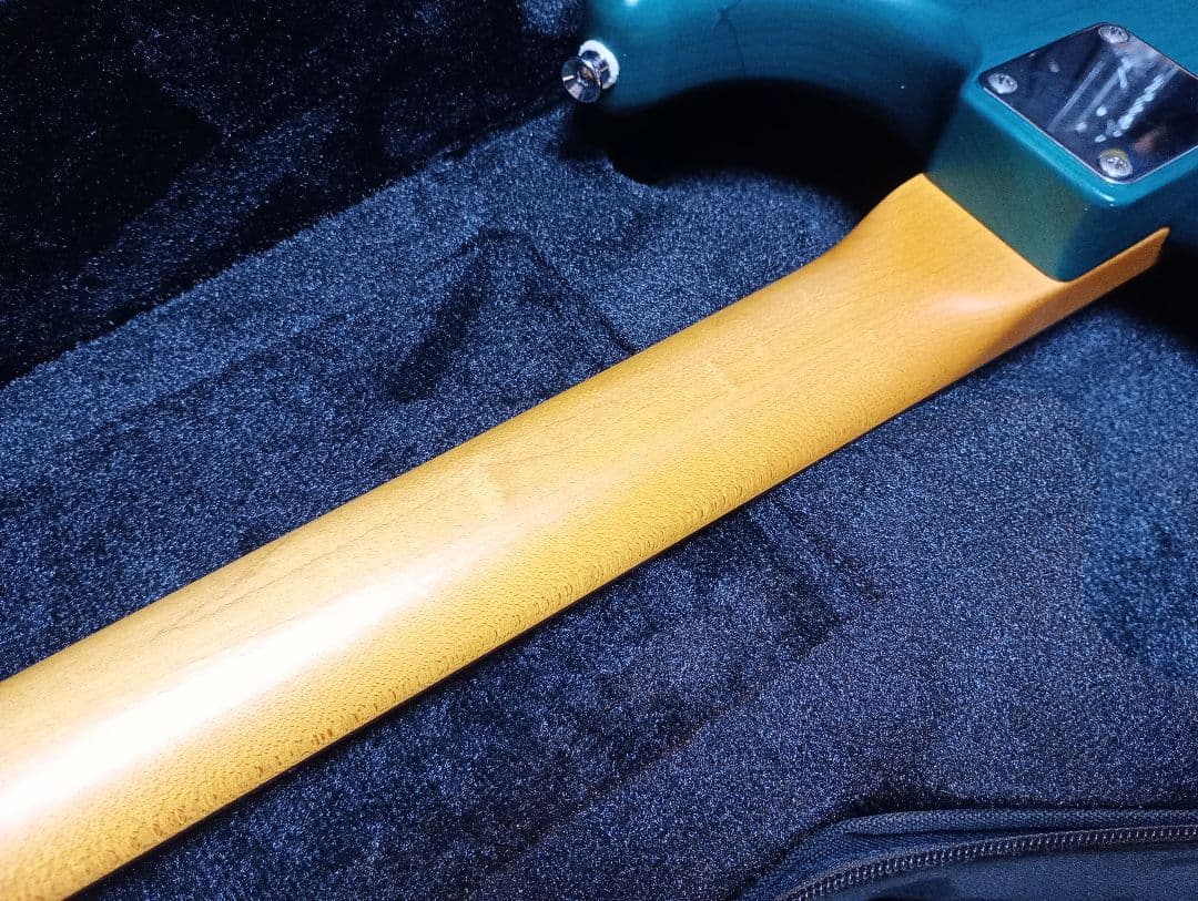 ストラトキャスター タイプ3.2kg ラッカー塗装