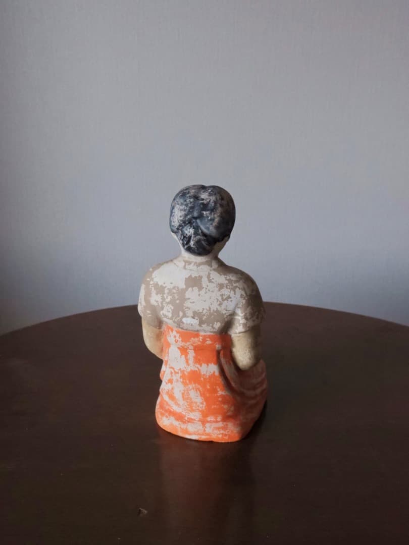 明治大正期　韓国人形　彩色土人形　女性像　郷土玩具　民藝　古人形　Q2346