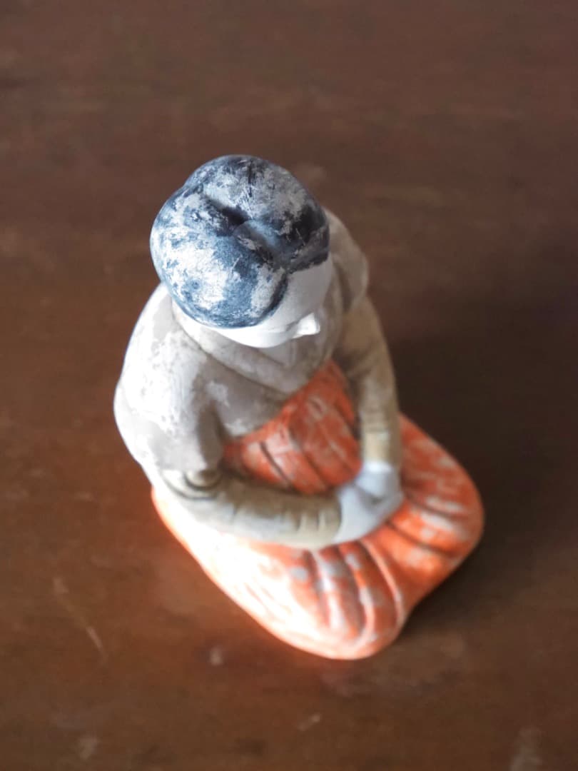 明治大正期　韓国人形　彩色土人形　女性像　郷土玩具　民藝　古人形　Q2346