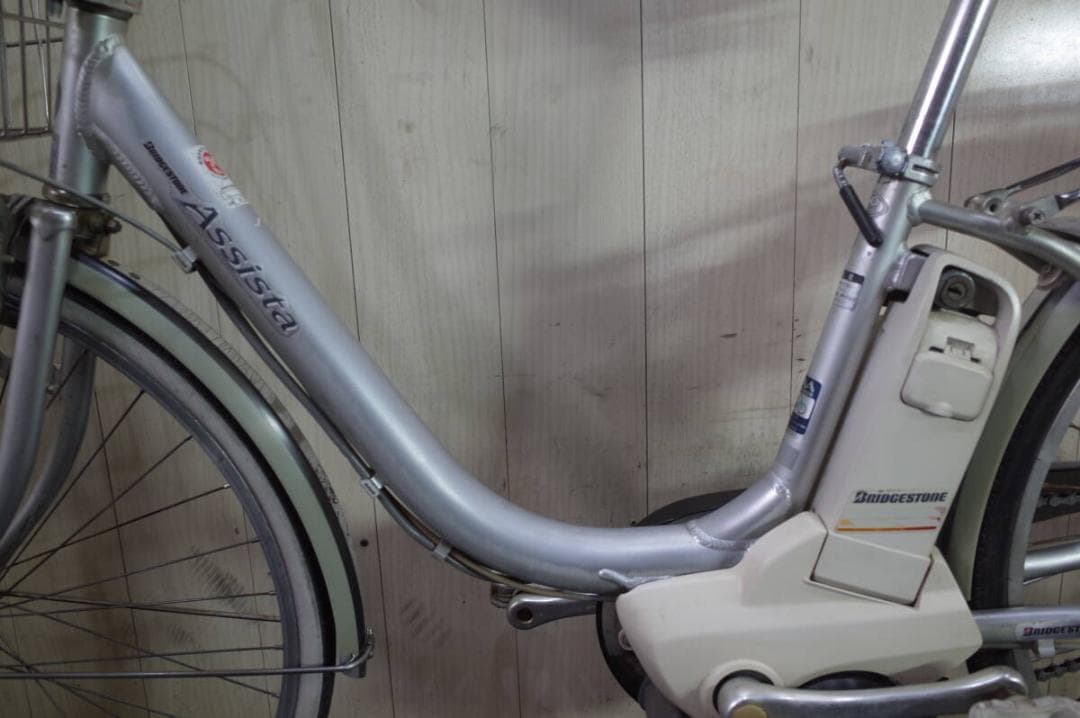 電動アシスト自転車 シルバー 前バスケット付き