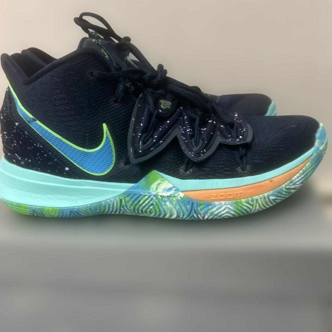 シューズ(男性用) Kyrie 5 ufo