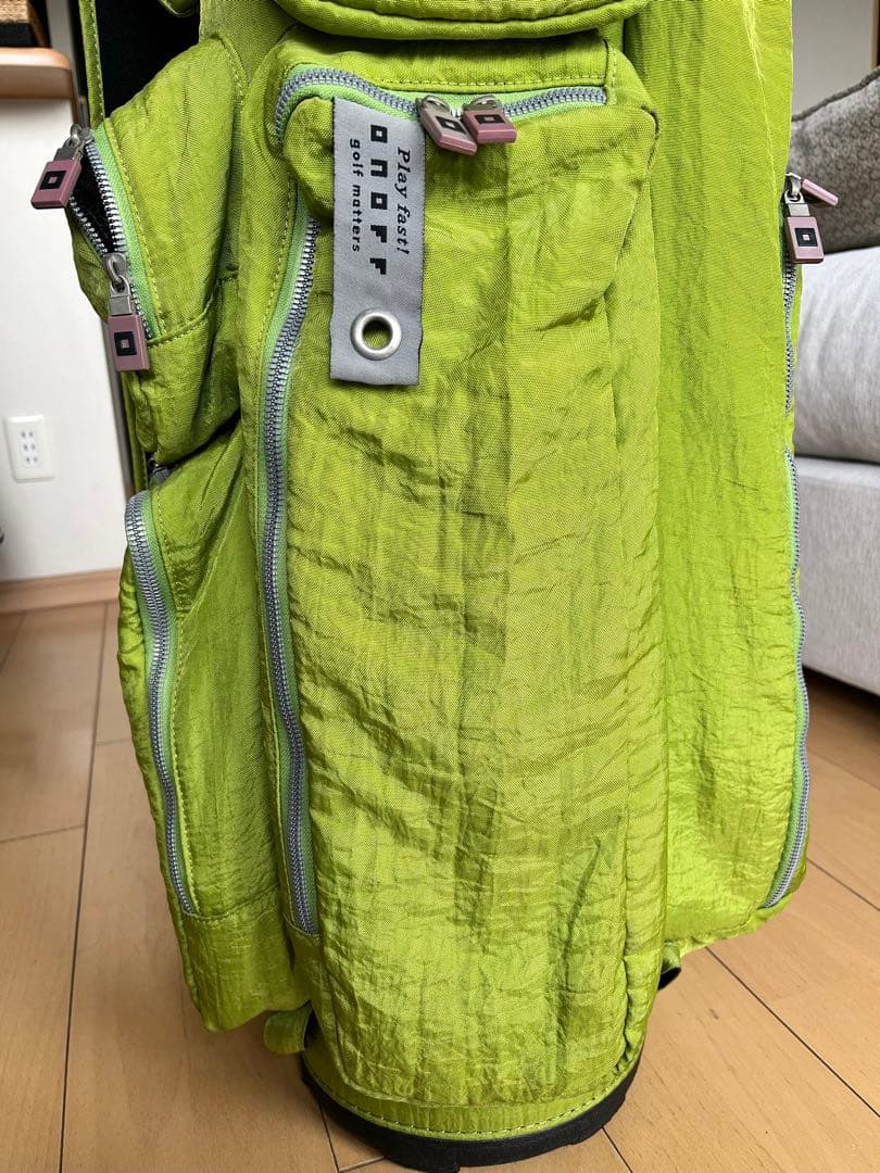 専用　美品ONOFF オノフ キャディバッグ 9型　軽量コンパクト　レディース