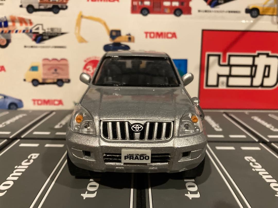 トヨタ　ランドクルーザープラド　カラーサンプル