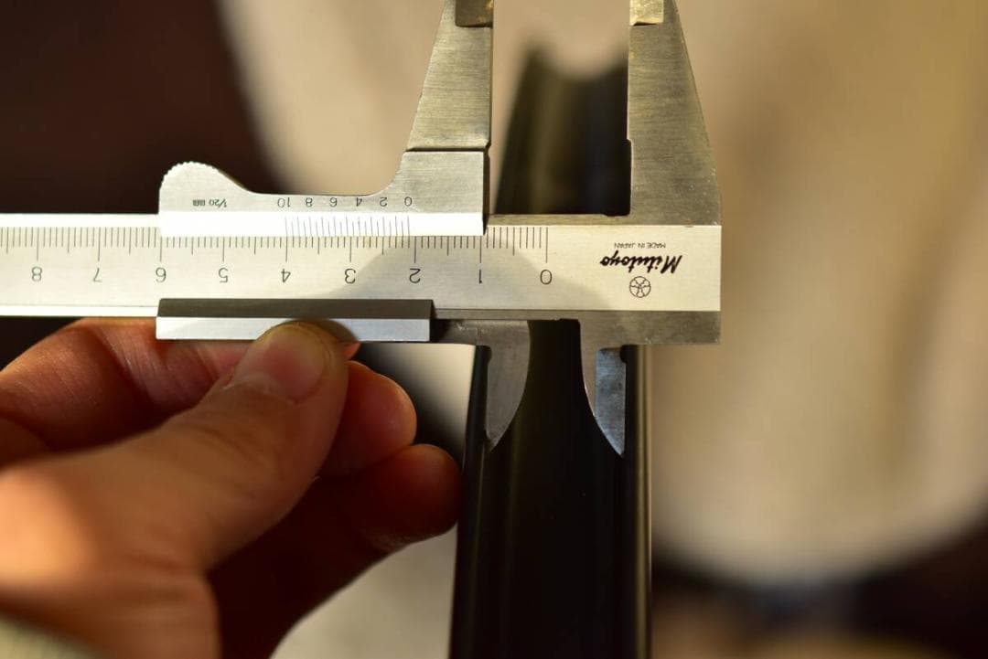 ATTAQUE Carbon 50mm クリンチャー700c・シマノ12速対応