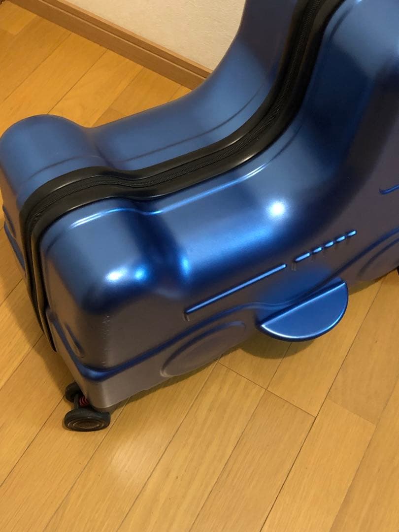 大人気22インチ キッズ ライドオン スーツケース　シートベルト付き