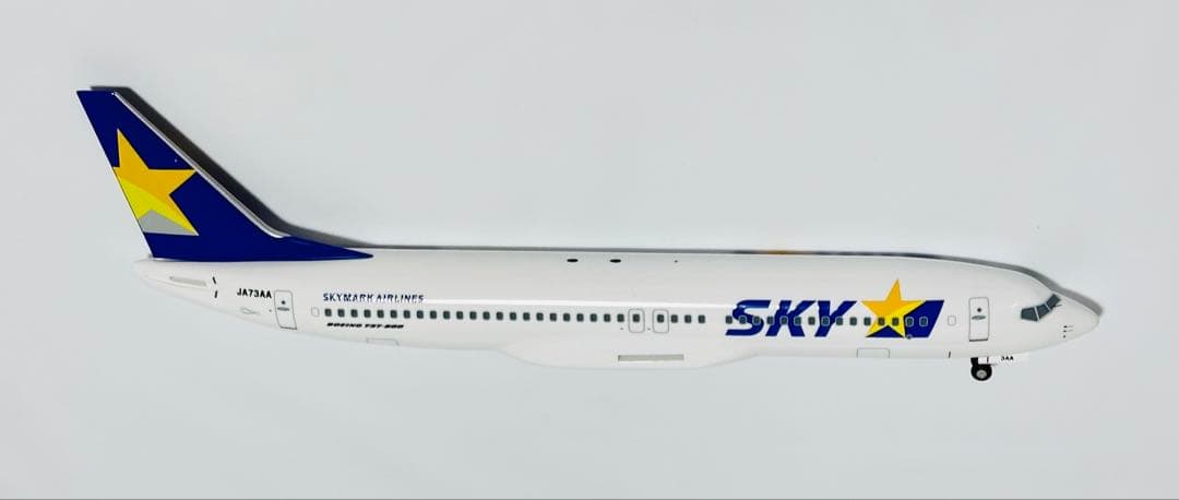 クロスウイング 1/130 B737-800 スカイマーク