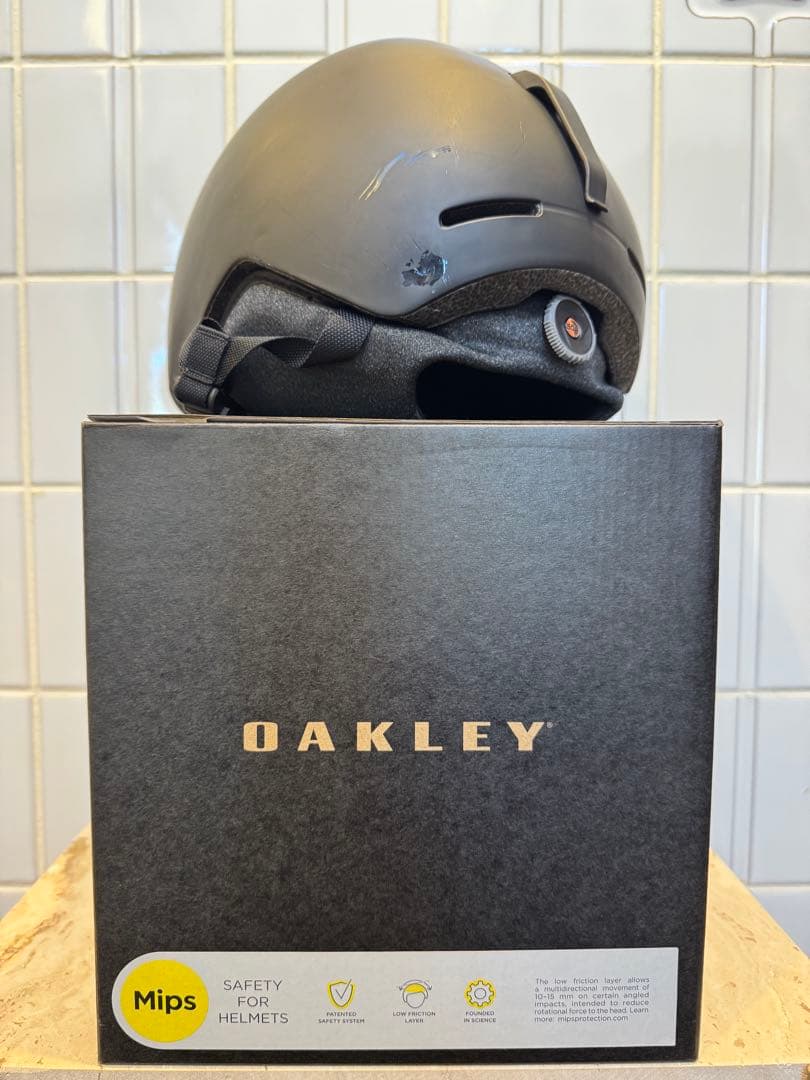 OAKLEY MOD1 ヘルメット L ブラックアウト　箱付属品　女性使用品