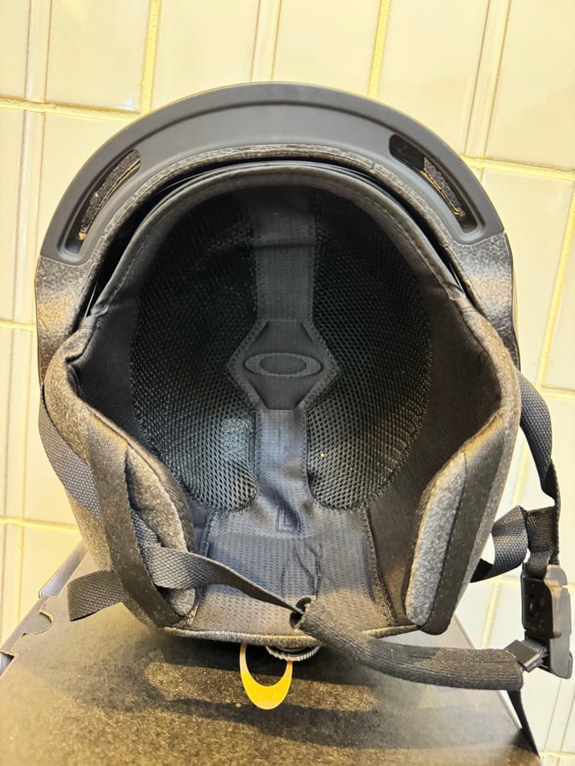 OAKLEY MOD1 ヘルメット L ブラックアウト　箱付属品　女性使用品