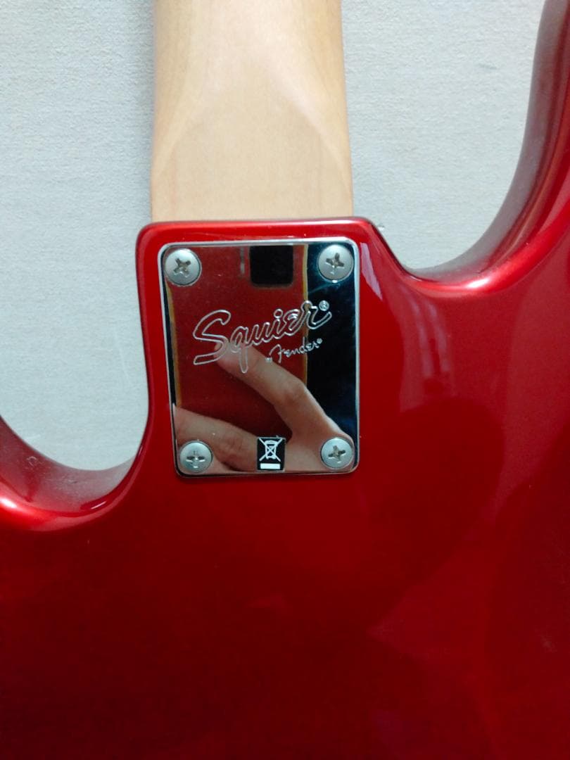 スクワイヤーSQUIERフェンダーfenderベース中古品ケース付き動作確認済み