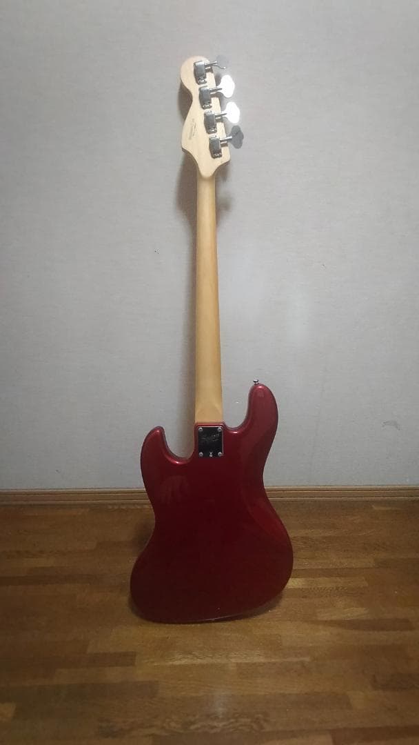 スクワイヤーSQUIERフェンダーfenderベース中古品ケース付き動作確認済み