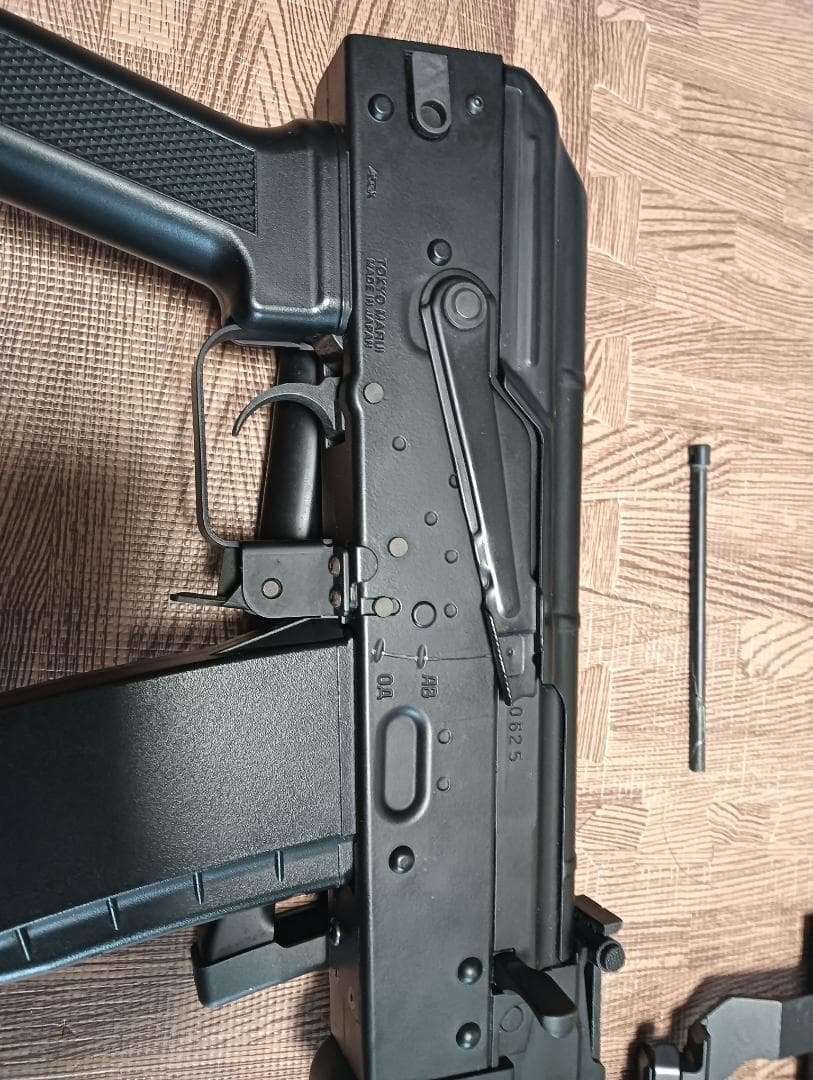 東京マルイ AK102　送料込み　電動ガン