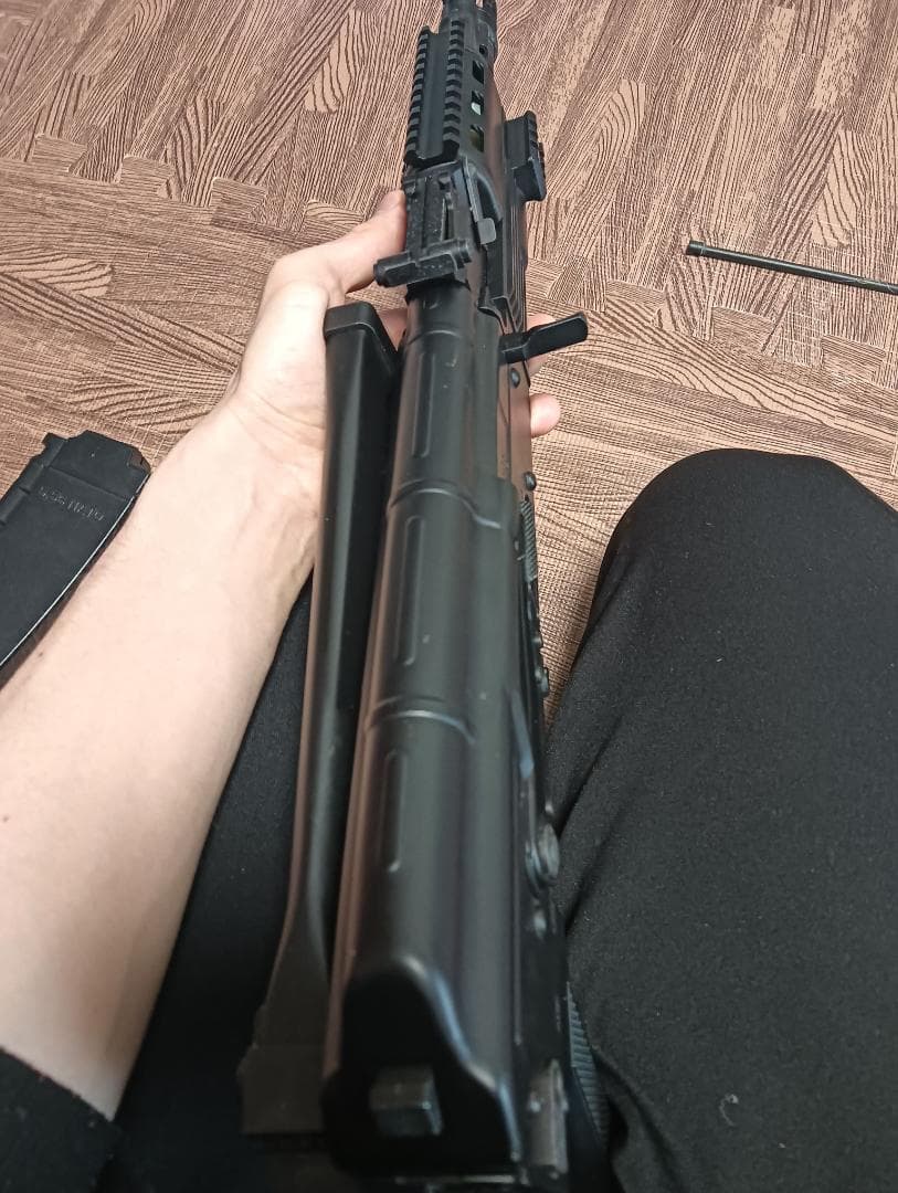 東京マルイ AK102　送料込み　電動ガン