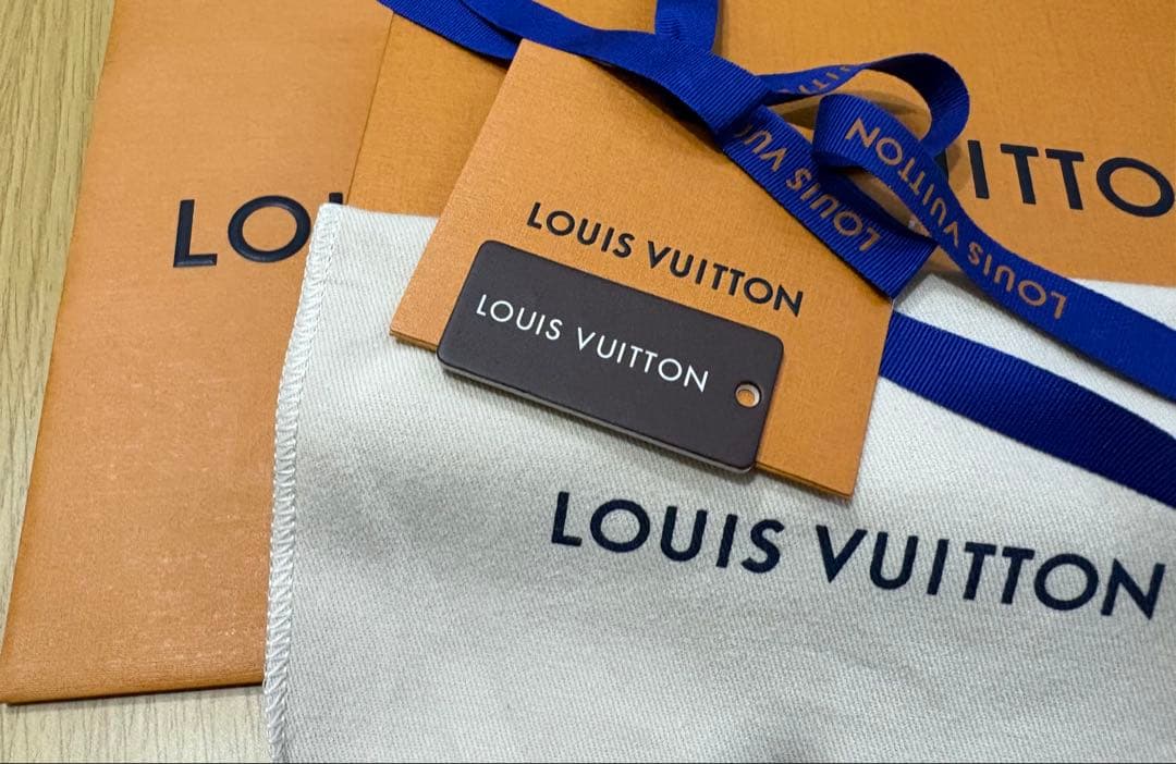 ルイヴィトン　パスポートケース