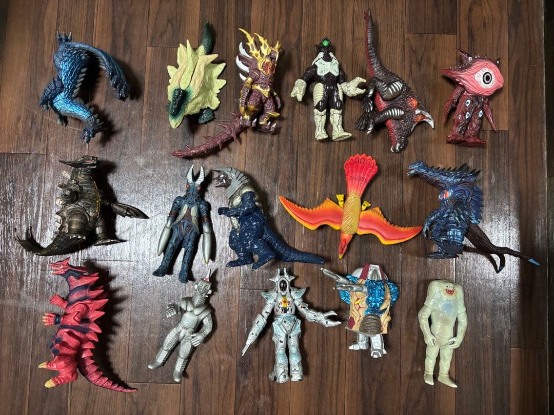 (絶版) ウルトラマン怪獣ソフビ800シリーズ91体＋ゴジラ、ガメラ、ヘドラ