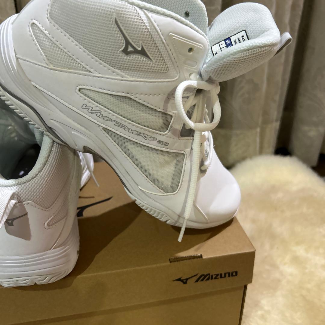 ウェーブダイバース　LG4 24cm ホワイト✖︎シルバー　　 ハイカットモデル