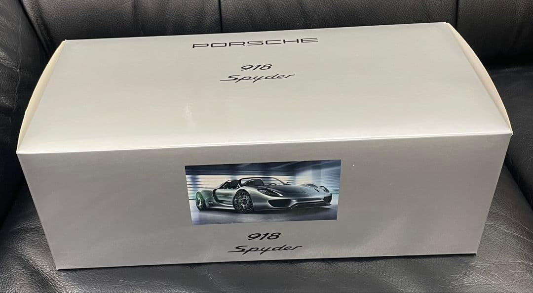 ポルシェ 918 スパイダー MINICHAMPS 1/18 リキッドメタル