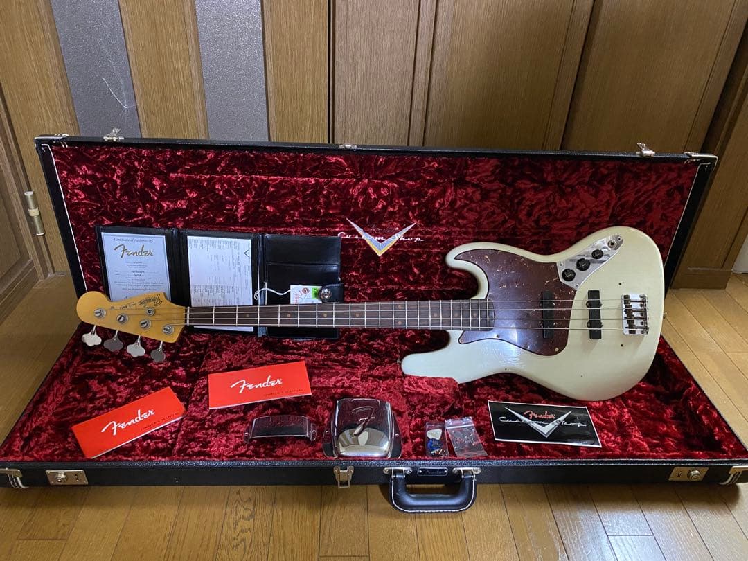Fender custom shop製　Jazz bass