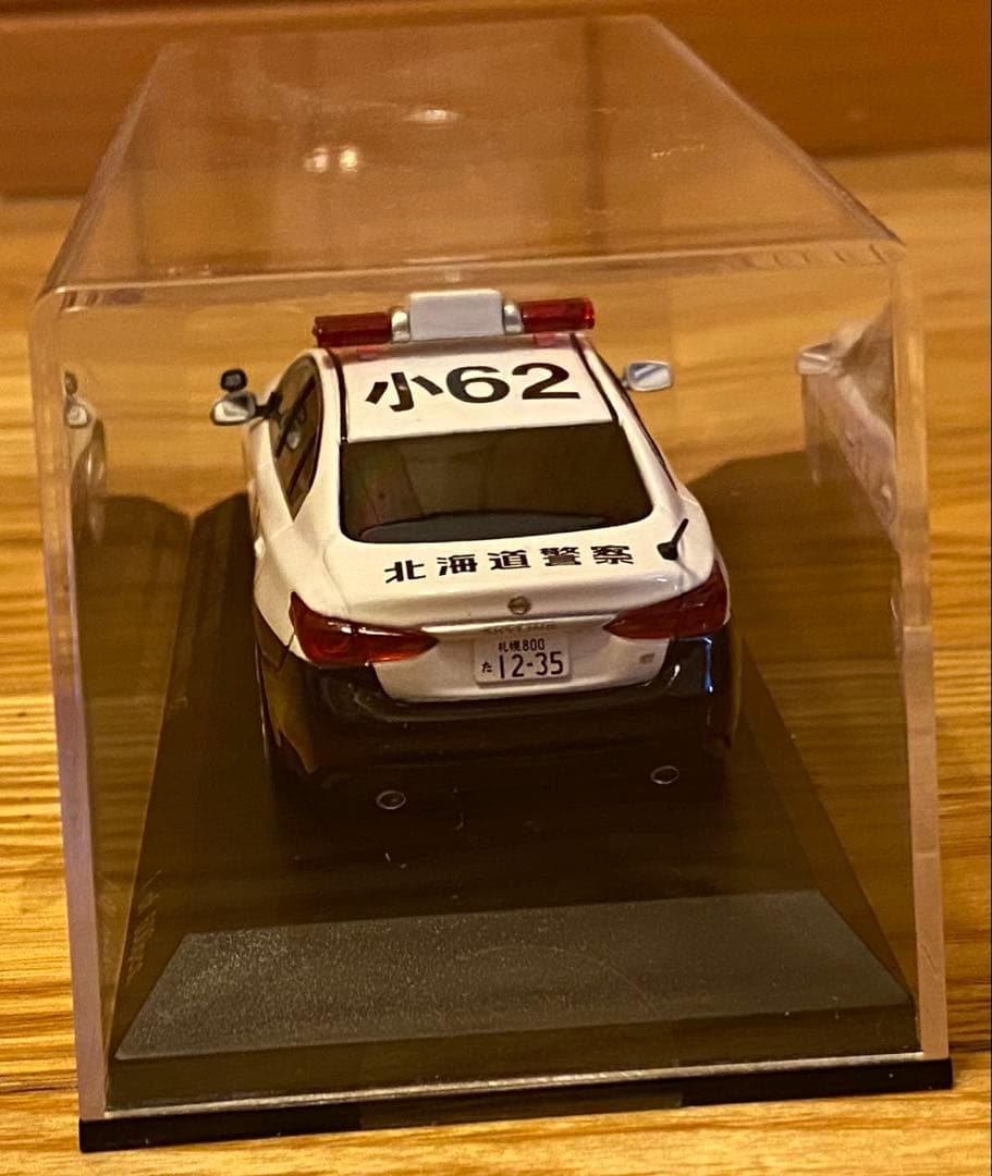 日産　スカイライン　GT (V37) 警察仕様 ミニカー