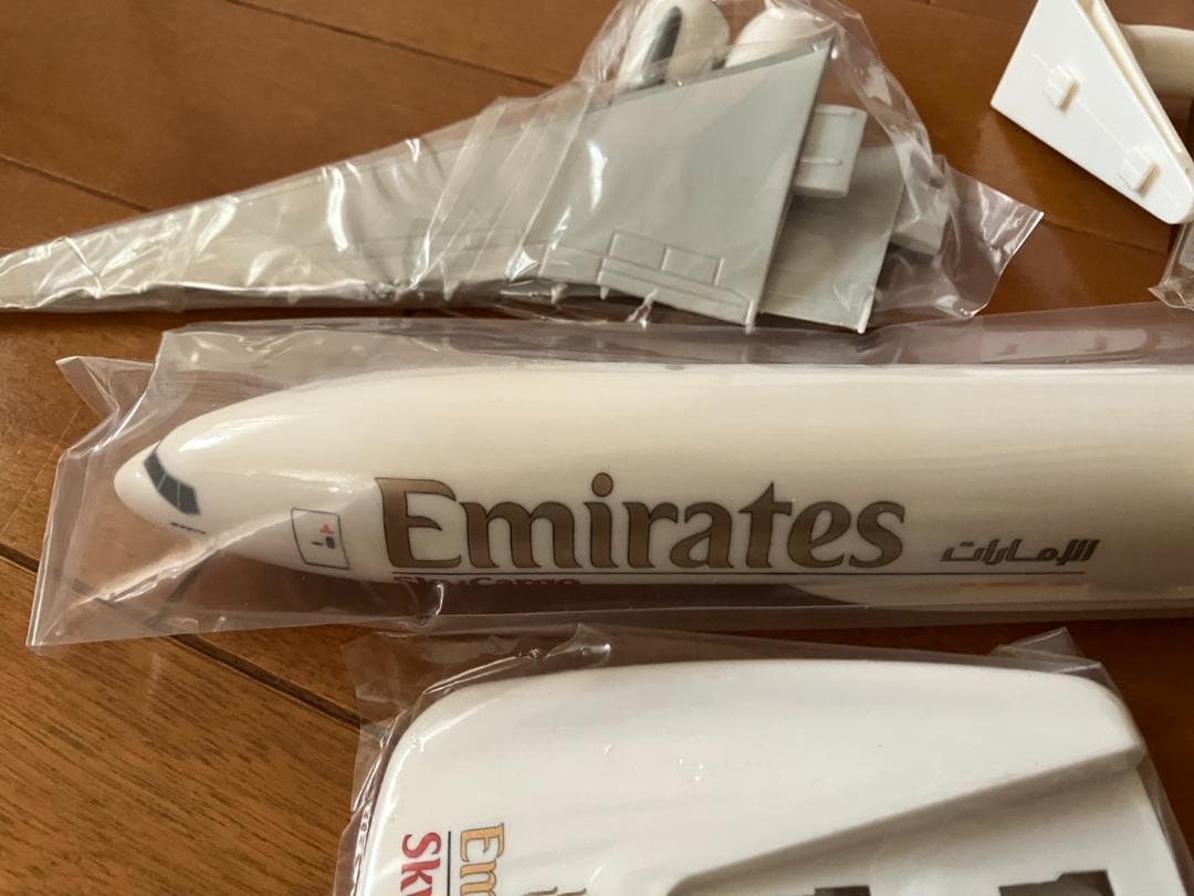 貨物機模型　エミュレーツ航空　B777F　1/200　　い