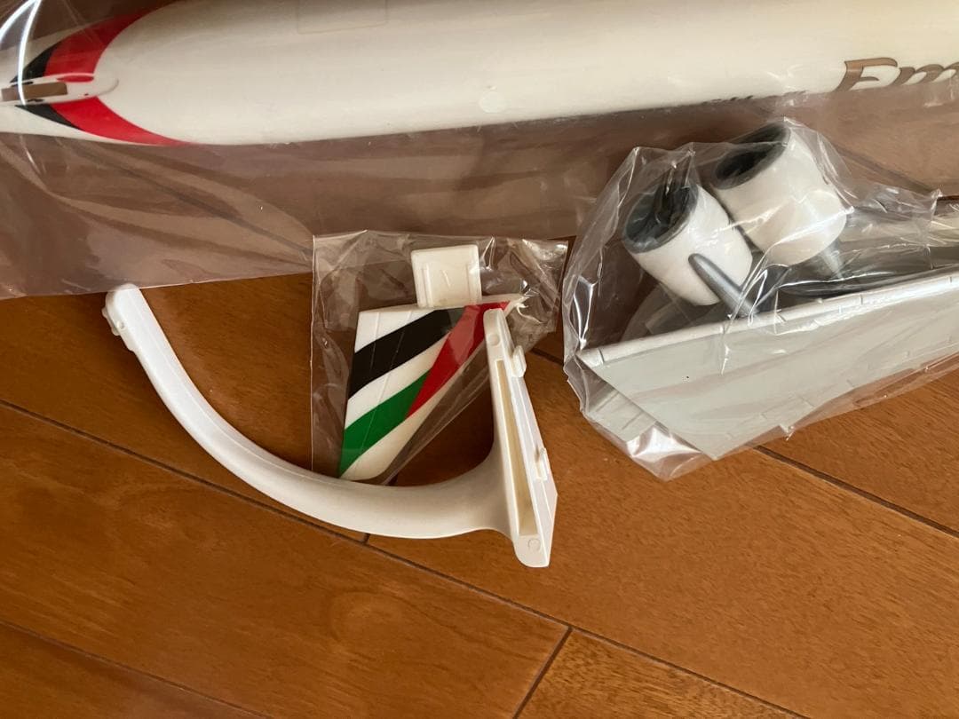 貨物機模型　エミュレーツ航空　B777F　1/200　　い