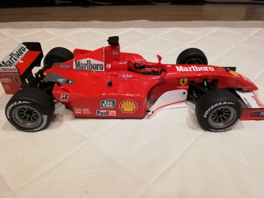 1/10 タミヤ F201 フェラーリ F2001 メカ付き M.シューマッハ