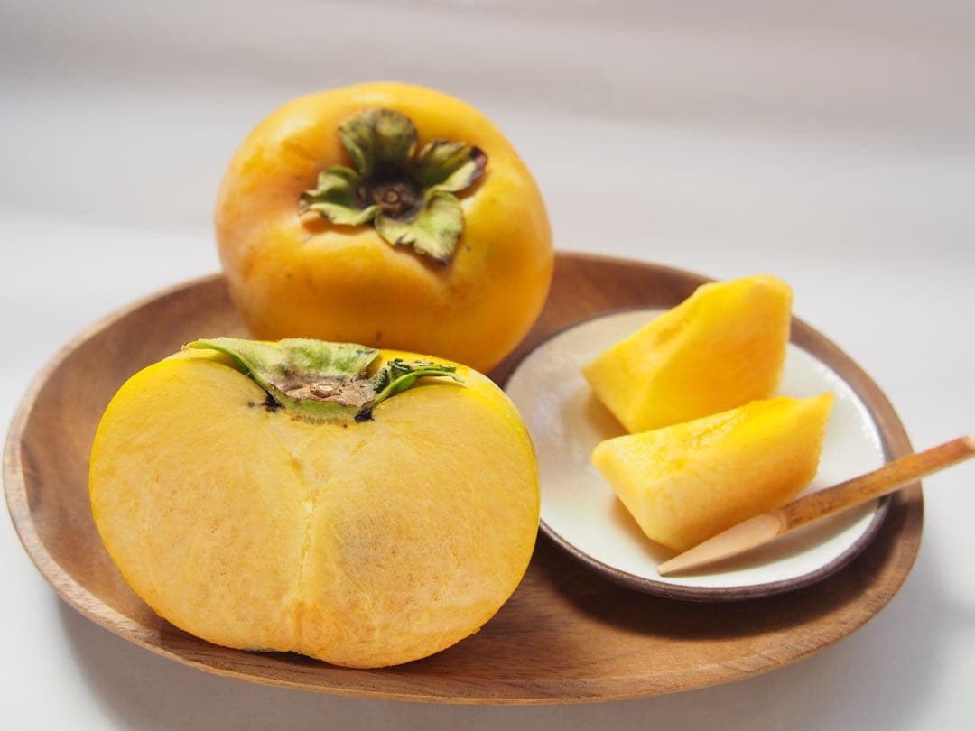 《Tam》【太秋柿】４キロ箱　9個入　８個入各1箱